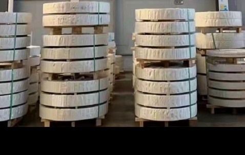 春晚六美穿得像六個(gè)紅包